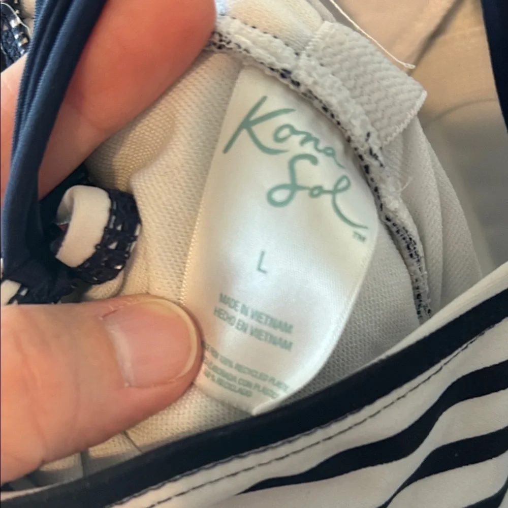 Kona Sol Navy Striped women’s Swimsuit one piece Lake July 4th resort vacation - Picture 4 of 4